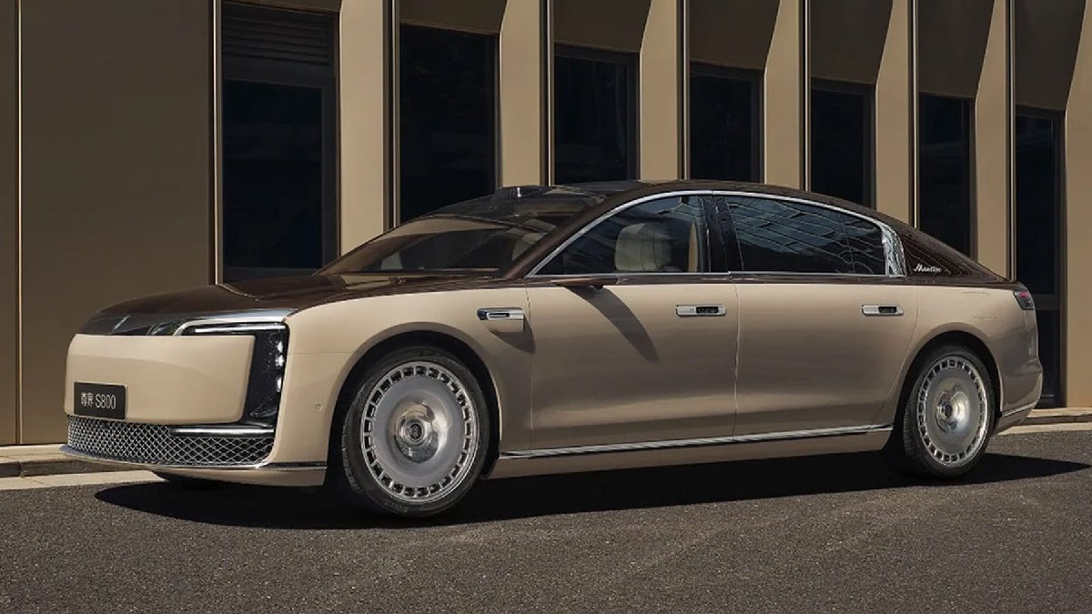 Lüks gösteriş olmaktan çıkıyor! Rolls-Royce ihtişam ve zekayı bir araya getirdi! Bu araç gelecekten gelmiş olmalı