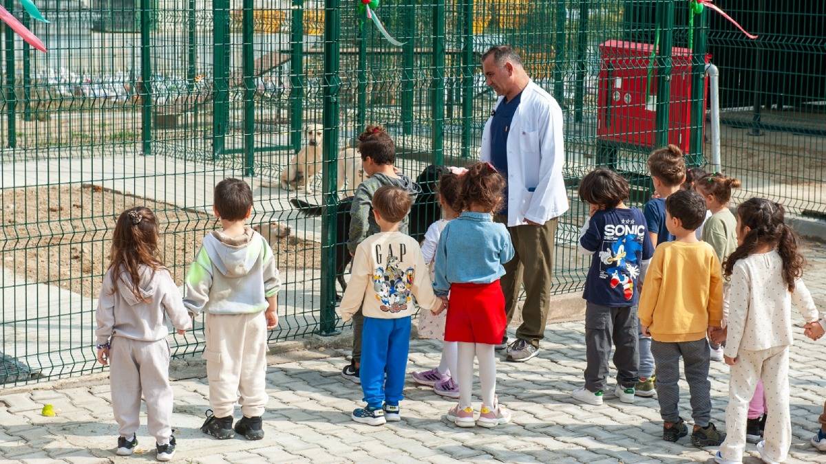 Bakioğlu Can Dostlarımız Yaşam Merkezi öğrencileri ağırlıyor
