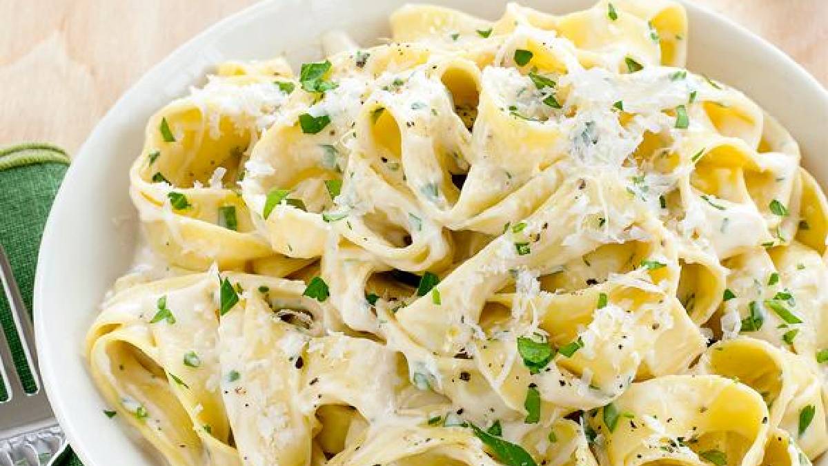 Fettucine Alfredo nasıl yapılır? İtalyan mutfağının yıldızı: Evde kolayca yapacaksınız