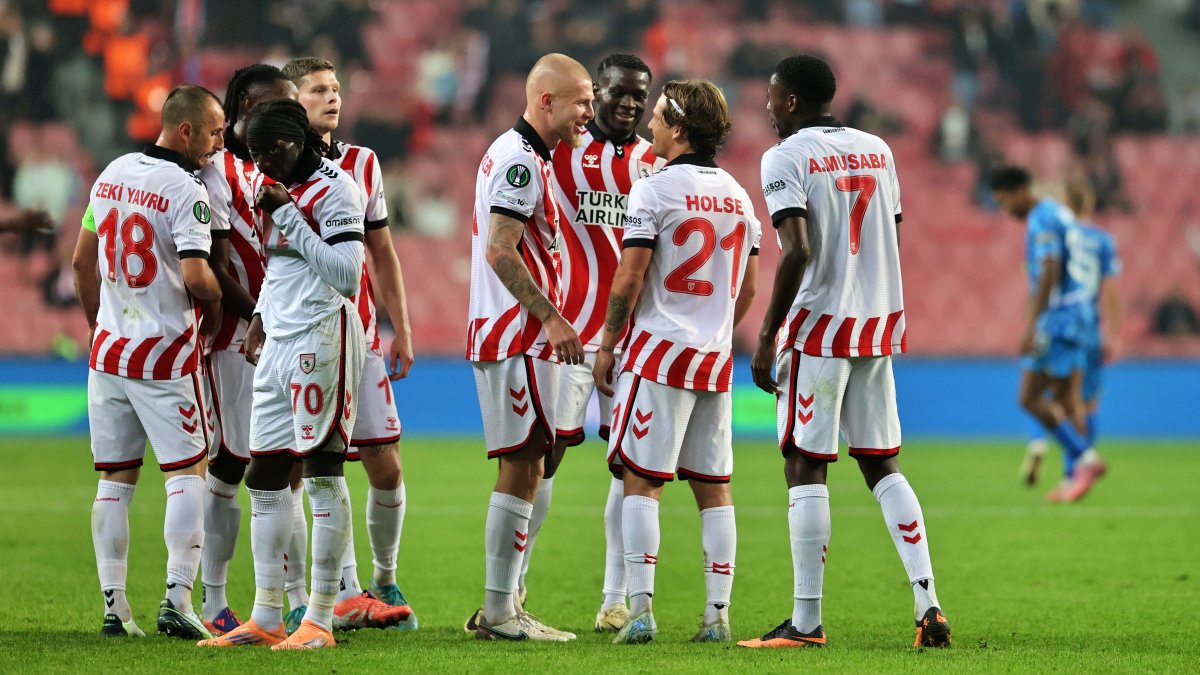 Samsunspor Avrupa'da namağlup: Kırmızı-beyazlılar Dinamo Kiev'i 3-0 yendi