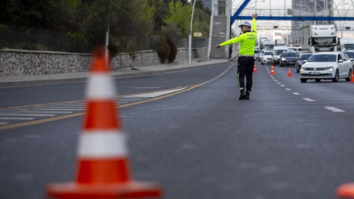 Sakarya'da önemli trafik uyarısı: 29 Ekim provaları nedeniyle cuma günü o cadde kapanıyor!