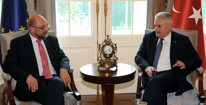 Martin Schulz: Darbe girişimine zamanında tepki vermedik