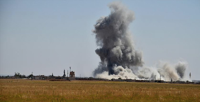 Esed Hama'ya saldırdı: 10 ölü