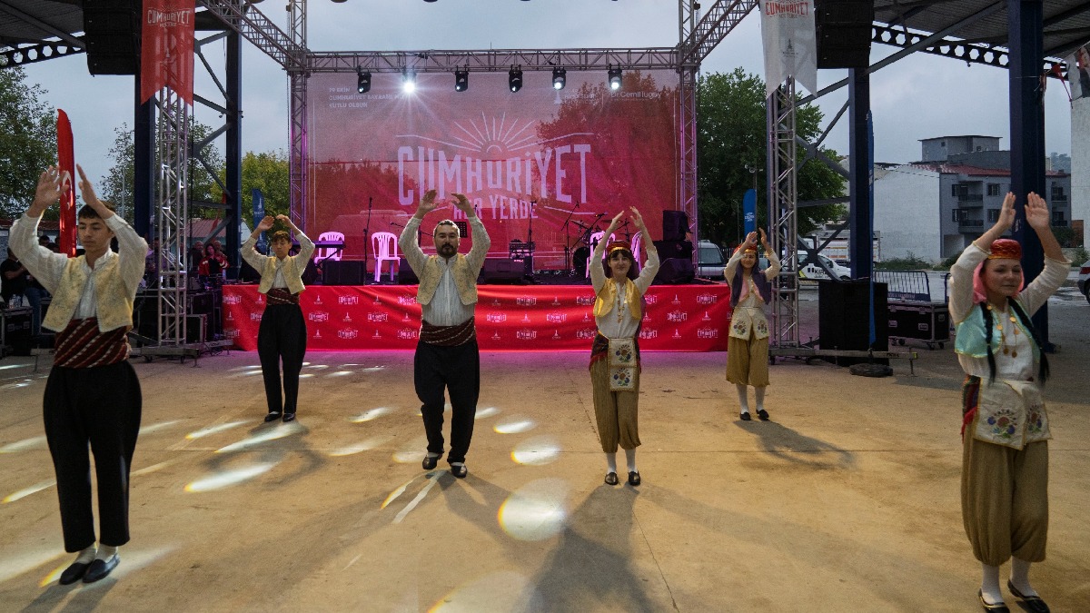 Cumhuriyet coşkusu Kiraz’da