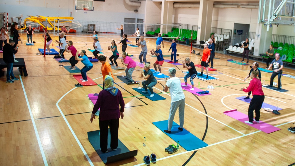 Karşıyaka’da sabah aktiviteleri spor salonlarına taşındı