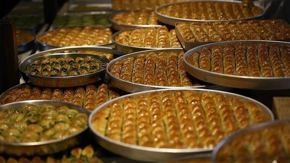 Baklava fiyatları gündem oldu: Bir dilim 738 lira