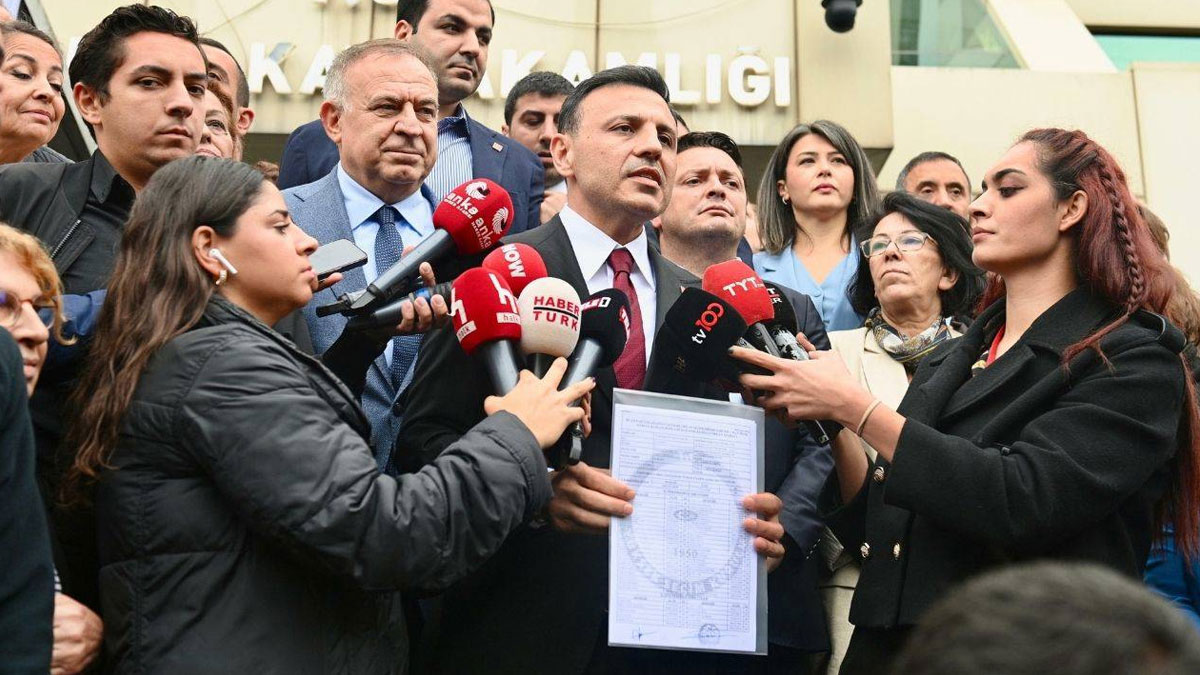 Özgür Çelik 1 ayda 2. kez mazbata aldı