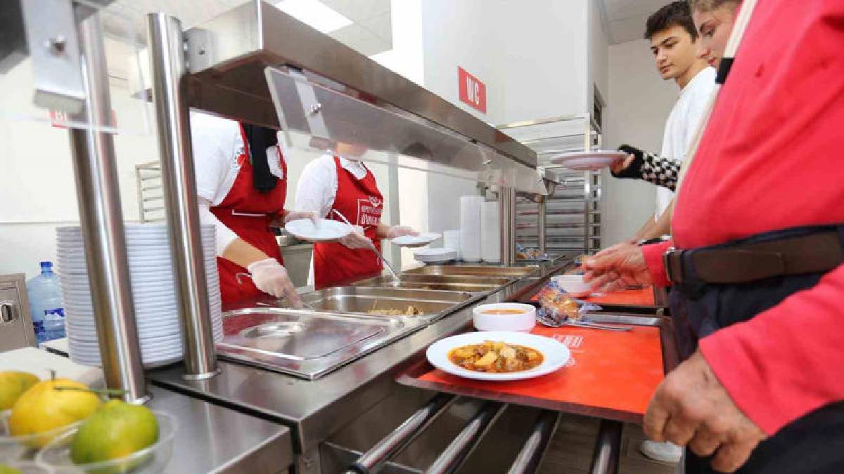 Kepez’de öğrenciler burada buluşuyor! Uygun fiyat, lezzetli menü: Kent Lokantası öğrencilere destek oluyor