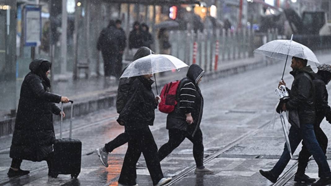 Meteoroloji'den 12 kente sarı kodlu uyarı: Kuvvetli yağış ve fırtına tehlikesi