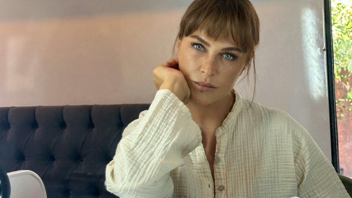 Hülya Avşar'ın imaj değişikliğinin sebebi belli oldu! Ünlü isim 2 yıllığına dev markanın yüzü oldu