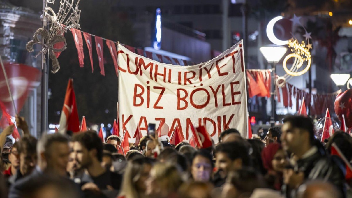 İzmir, Cumhuriyet coşkusuna hazır