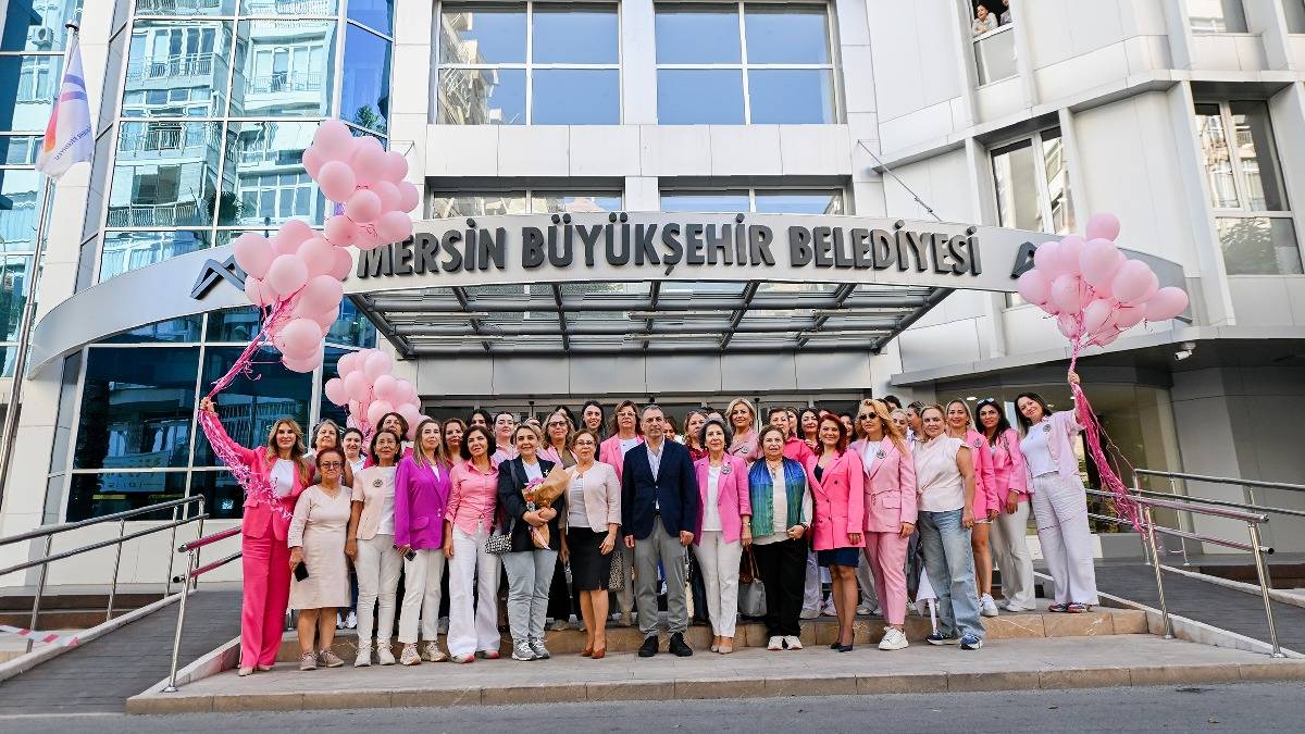 Mersin Büyükşehir personeline meme kanseri farkındalık etkinliği