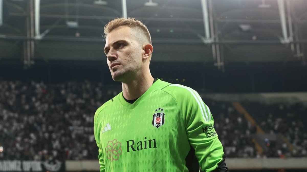 Takım kaptanlığından alınmıştı! Mert Günok'tan 'kaptanlık' açıklaması: Her türlü karara saygı duydum...