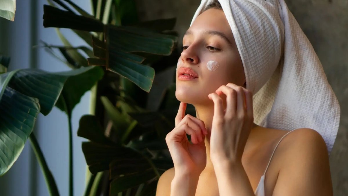 Sentetik güzellik çağına elveda! Bitmeyen trendler, kimyasal içerikler… ‘Temiz içerik’ devri başlıyor