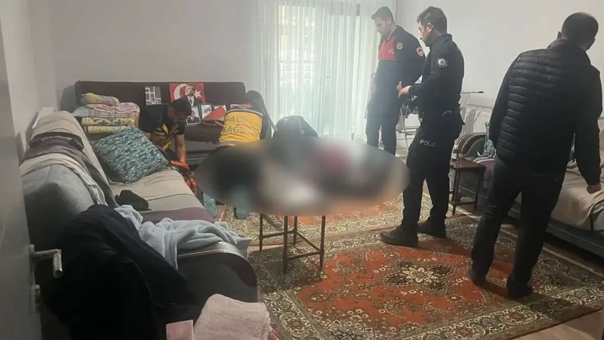 Emekli astsubay evinde ölü bulundu