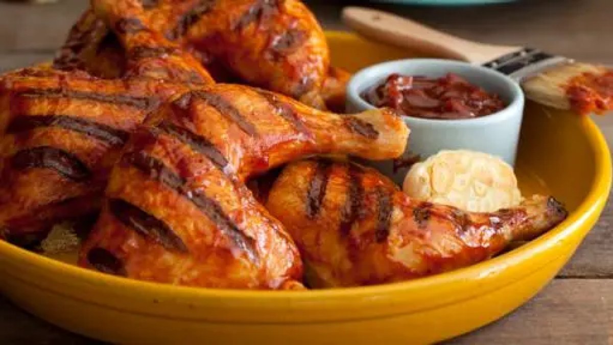 Mangal yapmak için açık havaya ihtiyacınız yok! Tavada bile oluyor: İşte tavada mangal tadı veren yöntemin sırrı