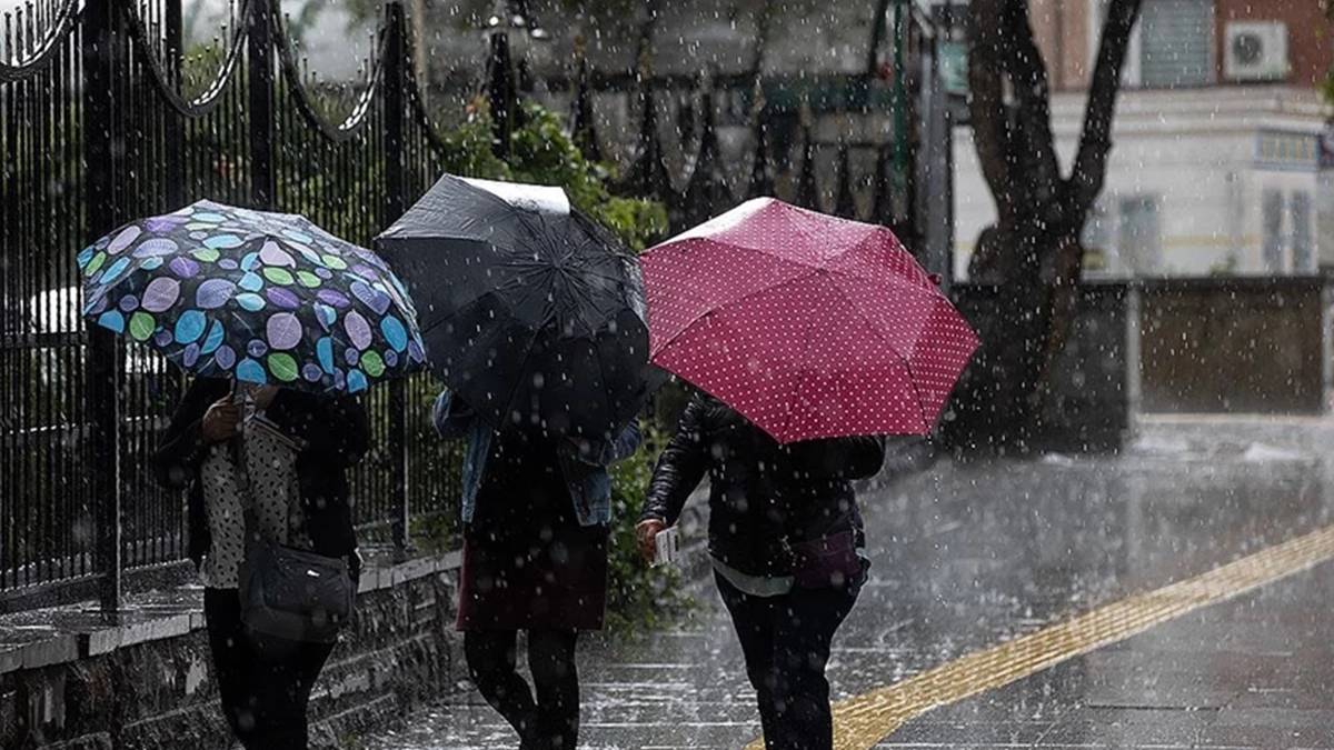 Meteoroloji'den hafta sonu için uyarı: Yağış tüm yurdu saracak