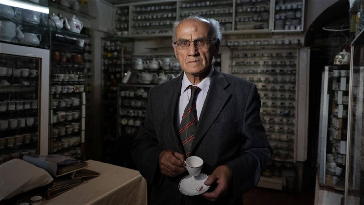 Tutkusu için yıllardır bitpazarı geziyor! 5.000’den fazla topladı, koleksiyon yaptı: Şimdi hepsini özenle sergiliyor