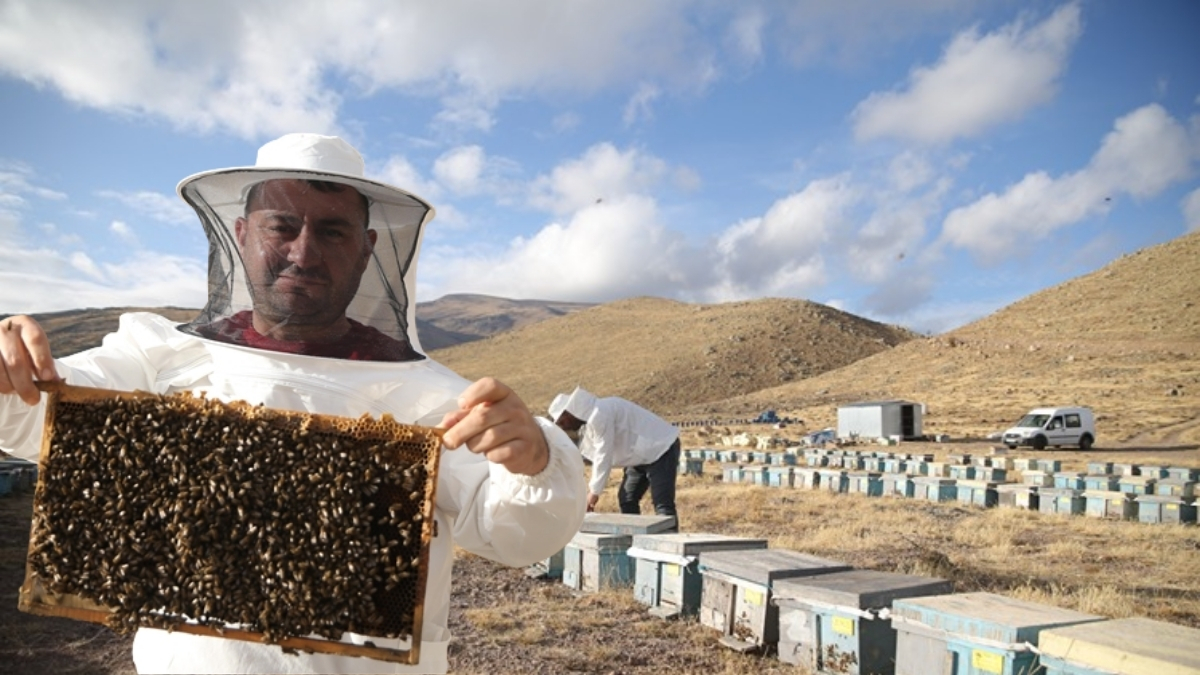 26 yıldır bu işi yapıyor, üçüncü kuşak temsilci olarak biliniyor! Dededen kalma mirası taşıyor