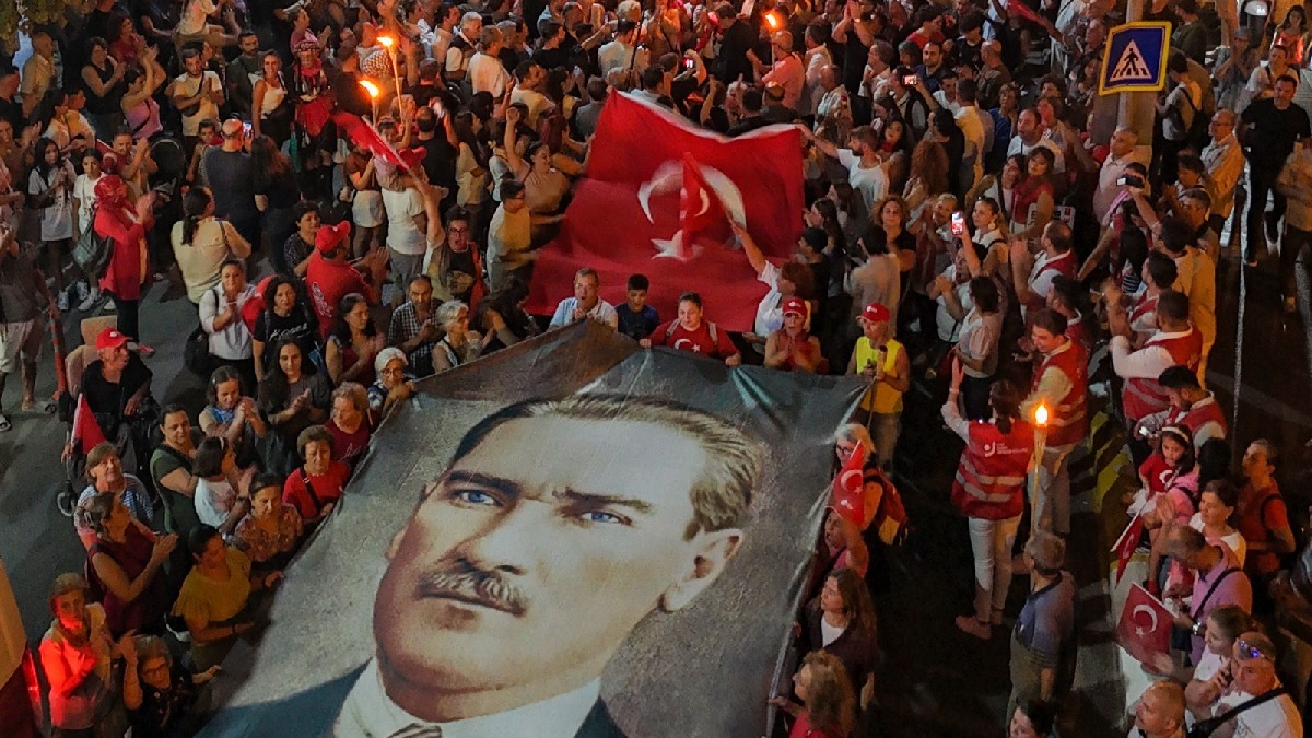 Başkan Yetişkin tüm vatandaşları 29 Ekim Yürüyüşü’ne davet etti