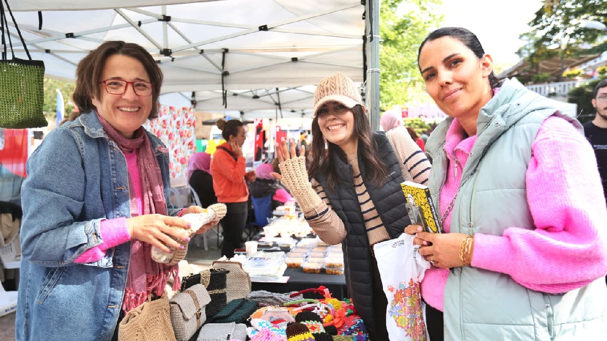 Heykel’de ‘meydan kadınların’... Dayanışma pazarında el emeği ürünler ve yöresel lezzetler Bursalılarla buluştu