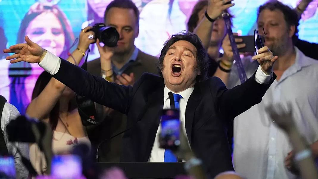 Milei'nin şok terapisi işe mi yarıyor? Kemer sıktı sandıkta kazandı