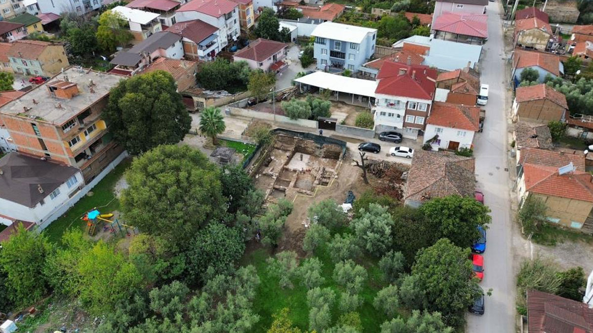 İznik’te 400 metrekarelik mozaik keşfi