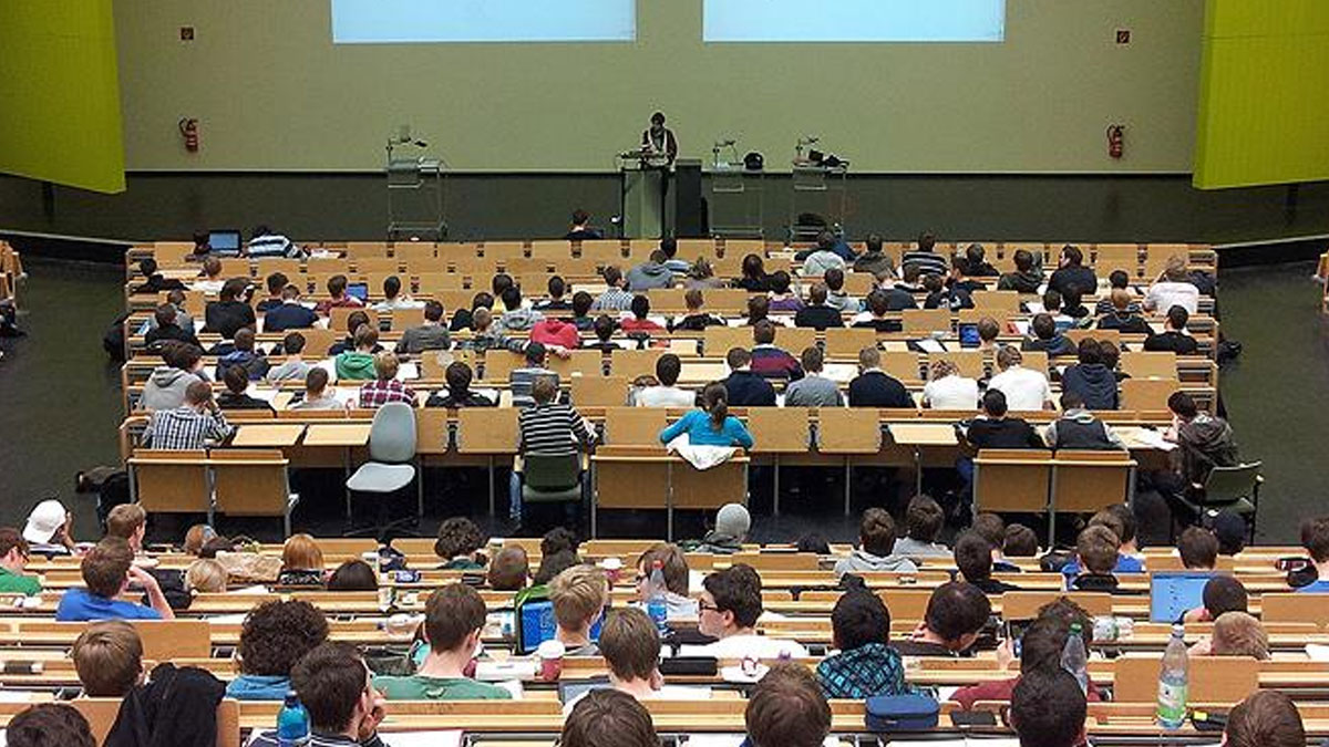 KKTC'de 20 bin kayıp öğrenci skandalı: 'Pasaportlarına el konulup fuhuşa zorlanıyorlar'