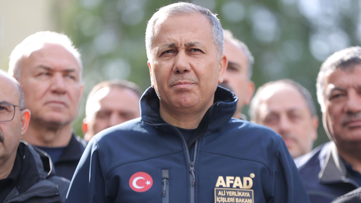 Yerlikaya: Depremde 4 bina yıkıldı, 26 kişi yaralandı