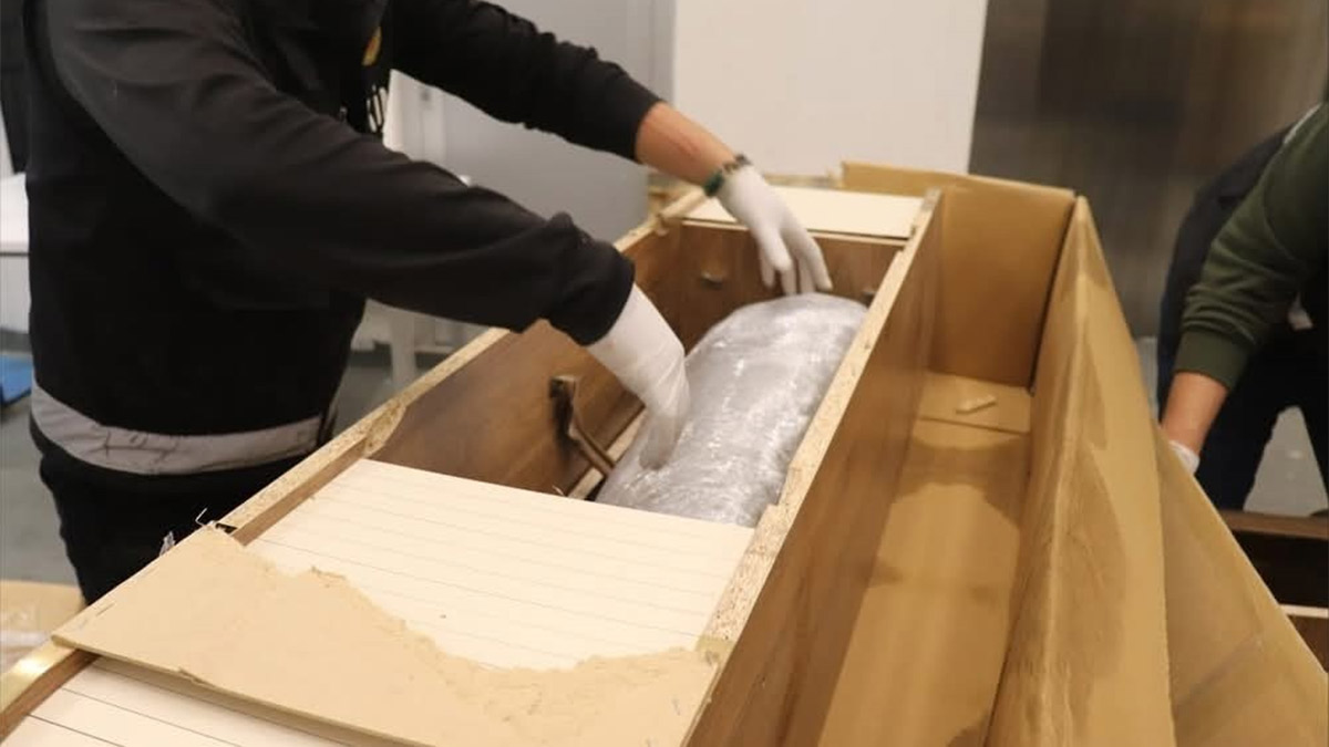 Kapıkule ve İpsala sınır kapılarında operasyon: Televizyon ünitesine gizlenen 96 kilo uyuşturucu ele geçirildi