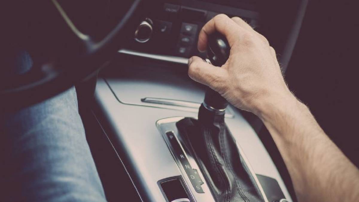 Sürücülerin yüzde 80’i bu hatanın farkında değil! Ustalar uyarıyor: Otomatik arabanız varsa dikkate alın!