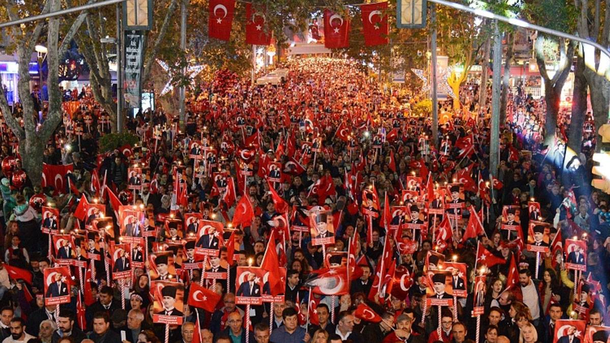 CHP'den Cumhuriyet Yürüyüşü'ne çağrı