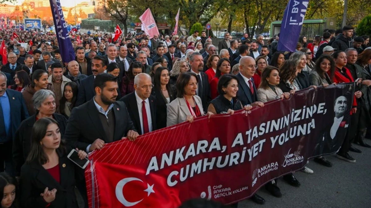CHP'liler Başkentte Birinci Meclis'ten Anıtkabir'e yürüdü