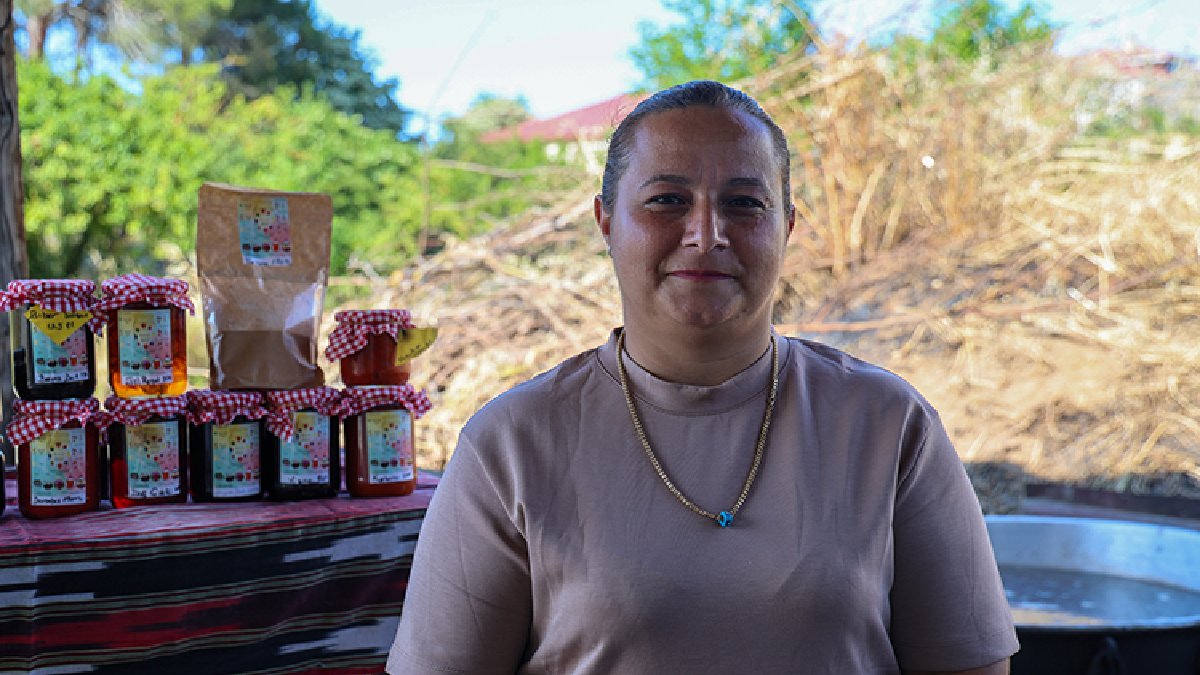 Önce ailesi için üretiyordu şimdi Türkiye için! En doğalını yapıyor, aile bütçesine katkı sağlıyor