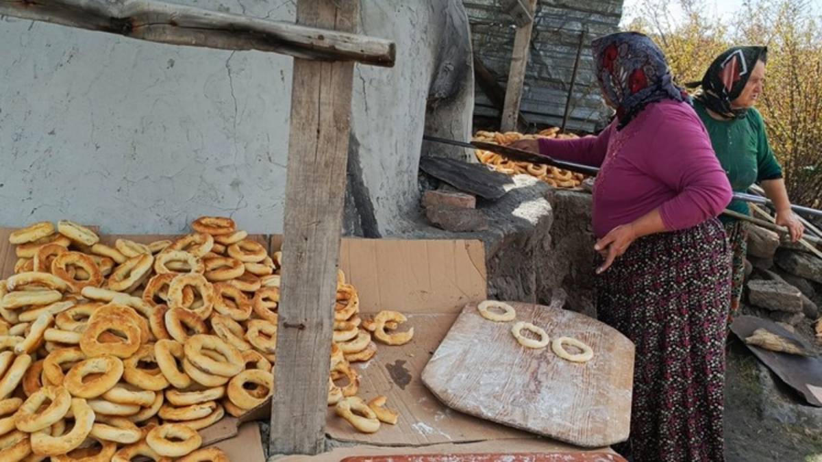 Kadınlar bir araya geliyor, imece usulü hazırlanıyor! Geleneksel “kürül”: Yüzyıllardır aynı yöntemle yapılıyor