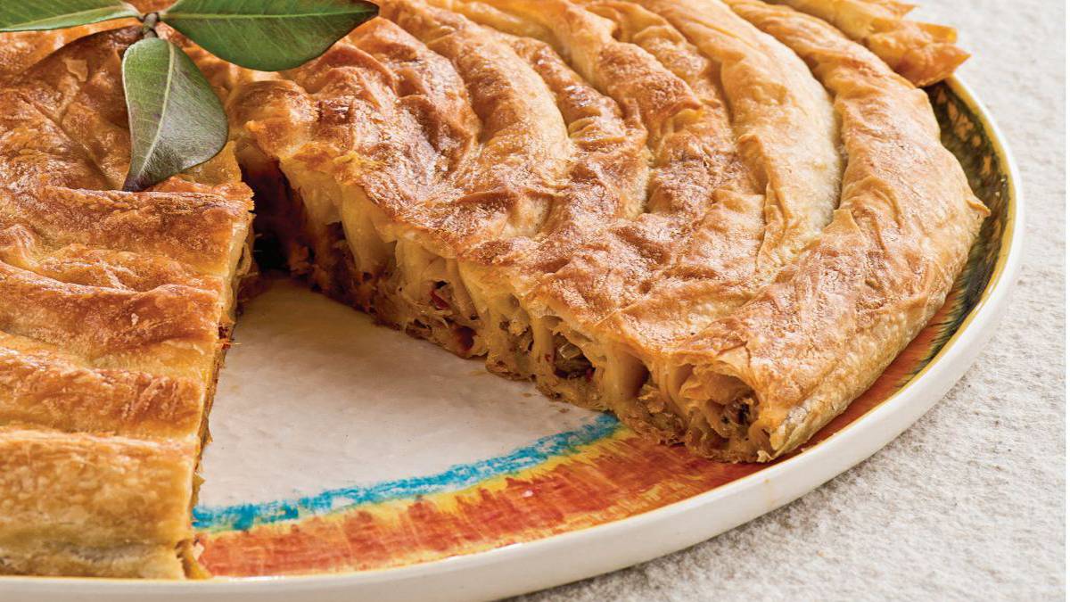 Börek yapmayı bilmeyene bile garanti veren tarif: İşte adım adım pırasalı börek yapılışı