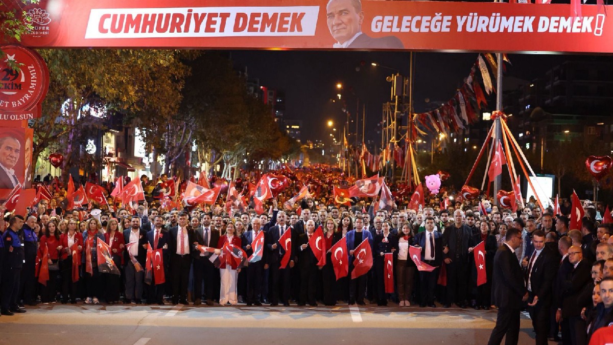 Bursa’da muhteşem Cumhuriyet coşkusu