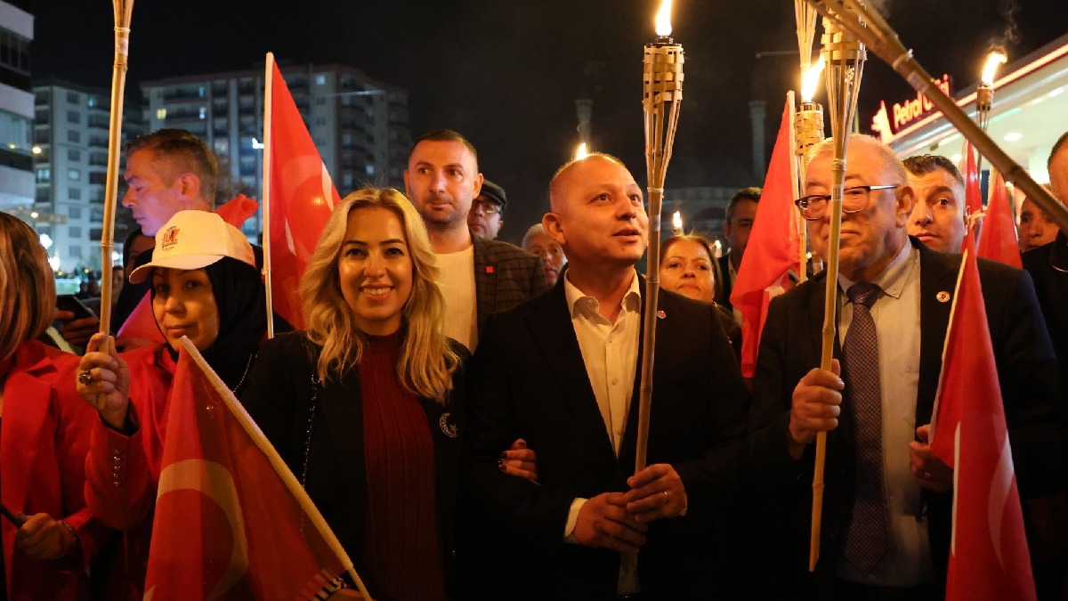 Kırıkkale, Cumhuriyet Bayramı’nda Fener Alayı ile aydınlandı