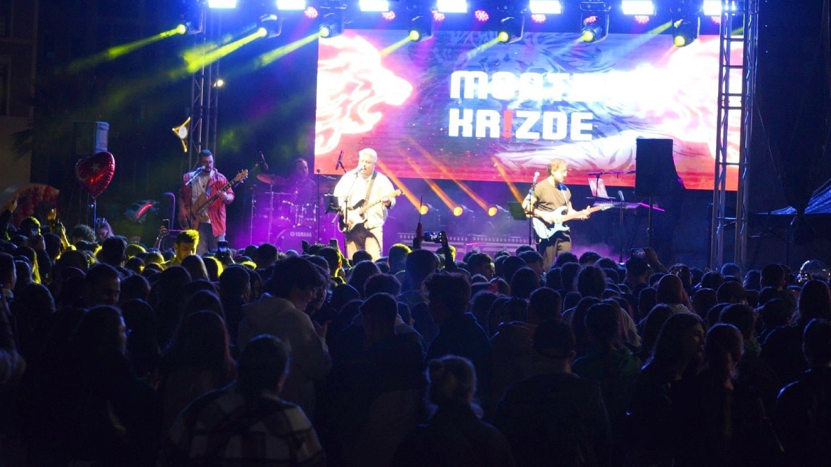 Monte krizde grubu gençleri coşturdu