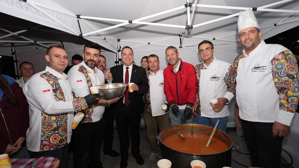 Manisa’da Cumhuriyet’in 102. yılına görkemli kutlama