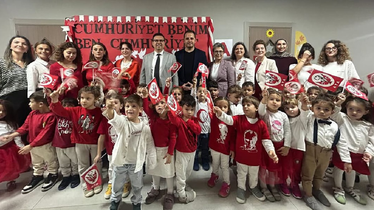 Nilüfer kreşlerinde Cumhuriyet sevinci küçük yüreklerde büyüdü