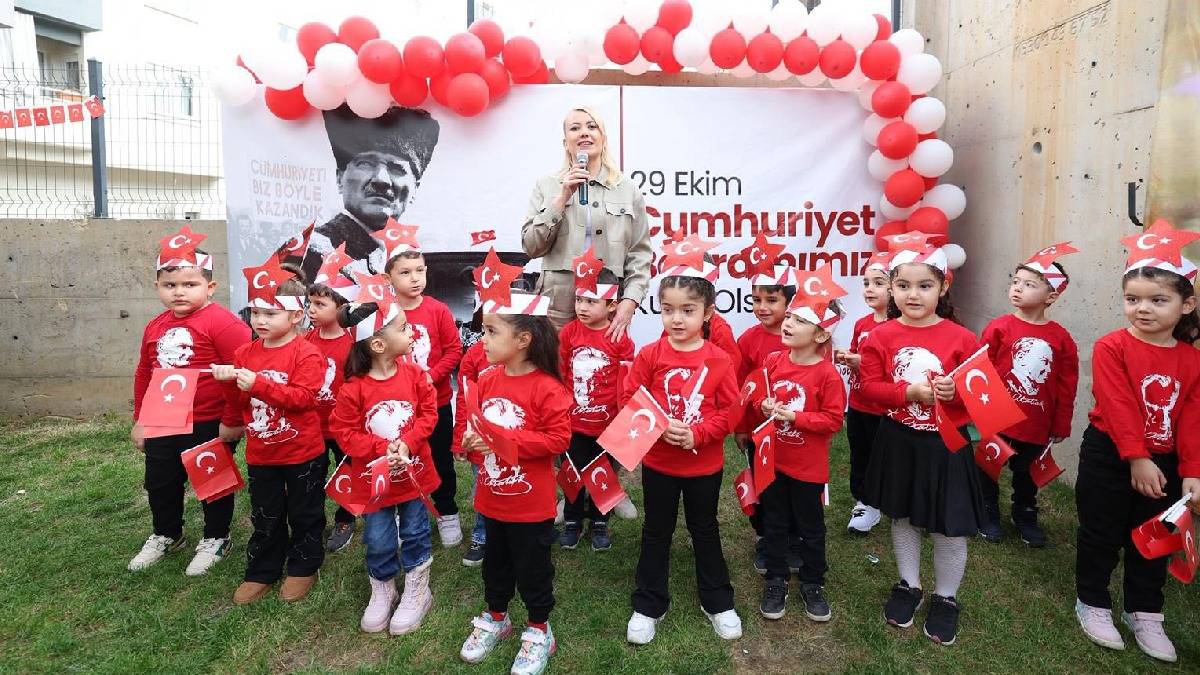 Merkezefendi Belediyesi’nin tesislerinde 29 Ekim coşkusu 7’den 70’e yaşandı