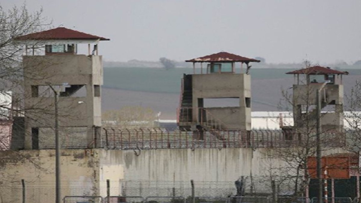 Van’da “kuyu tipi” hapishanelerin kapatılması talebiyle eylem: 'Şüpheli ölümler, intihar vakaları ve işkence'