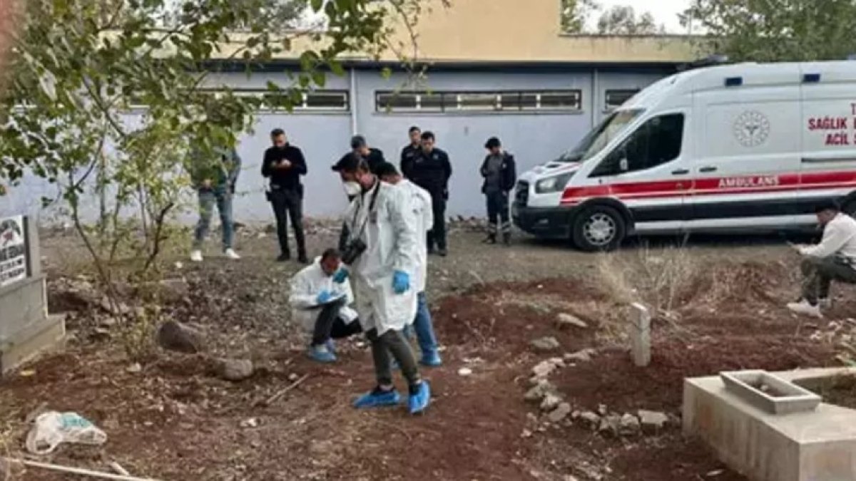 Eşinin kabrine gitti bebek cesedi buldu: Polis ihbar üzerine geniş çaplı soruşturma başlattı