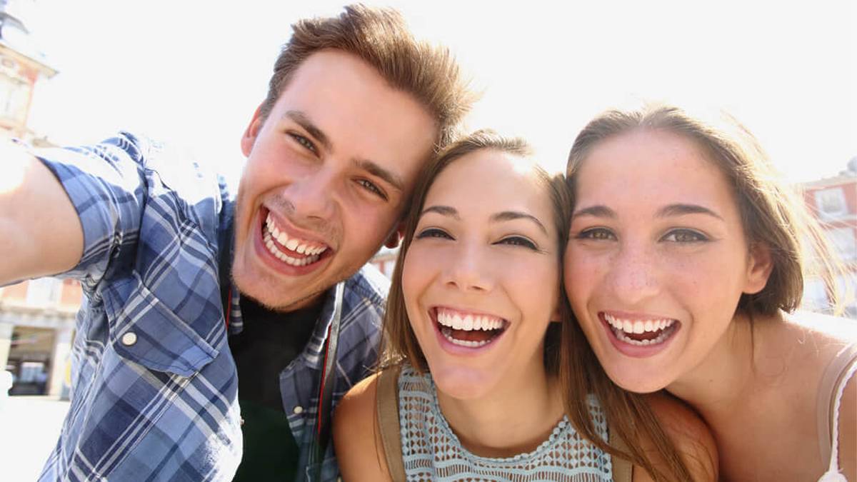 Gülümsemesiyle kalbinizi çalacaklar! Astrolojiye göre en güler yüzlü 4 burç açıklandı!