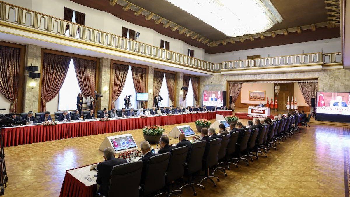 Komisyonda 'son dinleme faslı': Bakanlar sunum yapacak