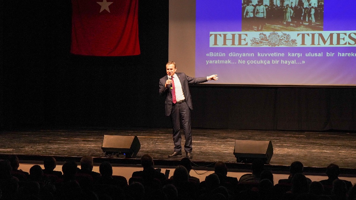Naim Babüroğlu: “Atatürk ve Cumhuriyet mucizedir”