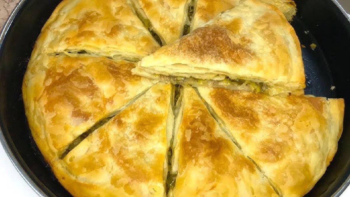 Balkan mutfağının en sevilen lezzeti! Kat kat oluyor çıtırtısı hayran bırakıyor