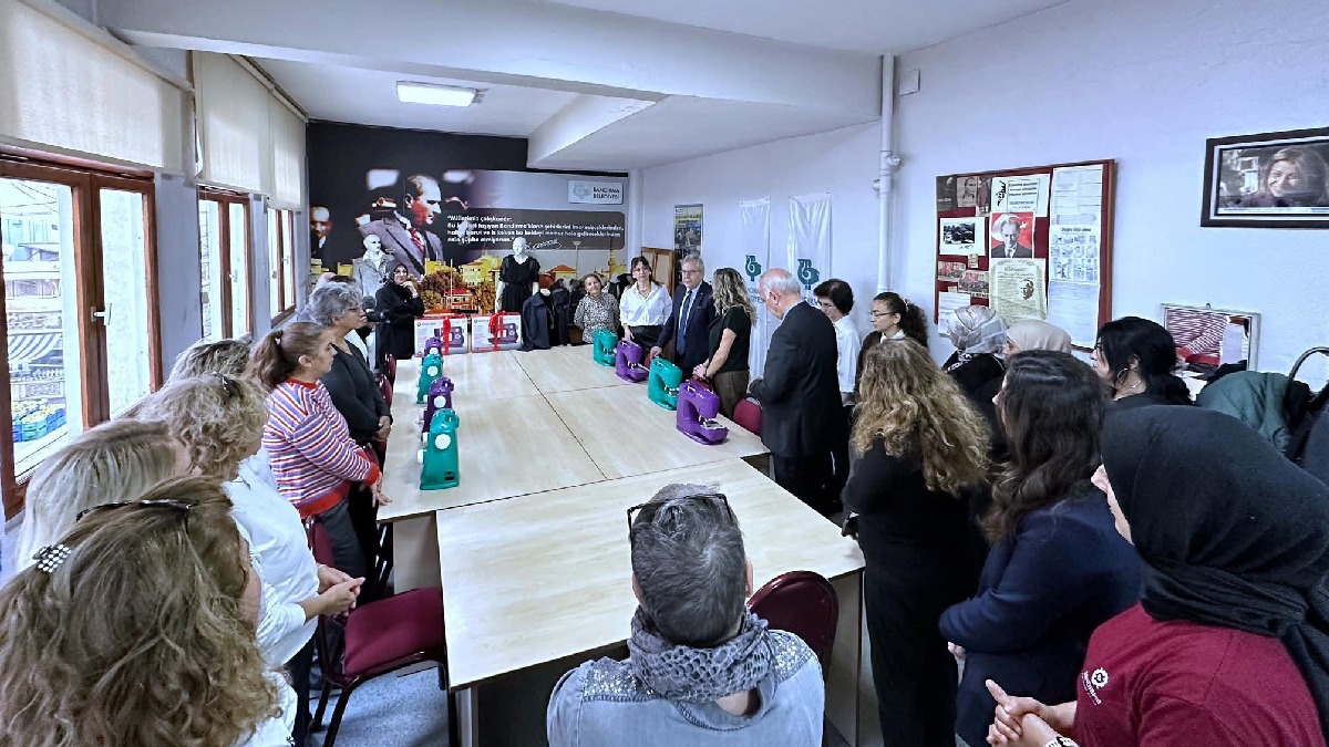 Bandırma Belediyesinden dikiş kursuna 10 yeni makine desteği