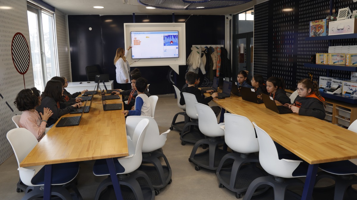 Uşak Belediyesi, geleceği eğitimle inşa ediyor